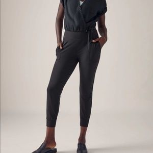 Athleta Salutation Jogger in Powervita XSP